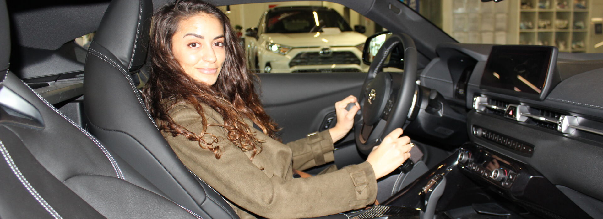 Bladerunnerin Abassia Rahmani fährt Toyota Supra