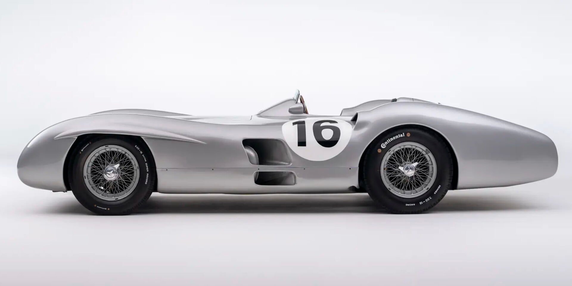 Record – une voiture de course Mercedes