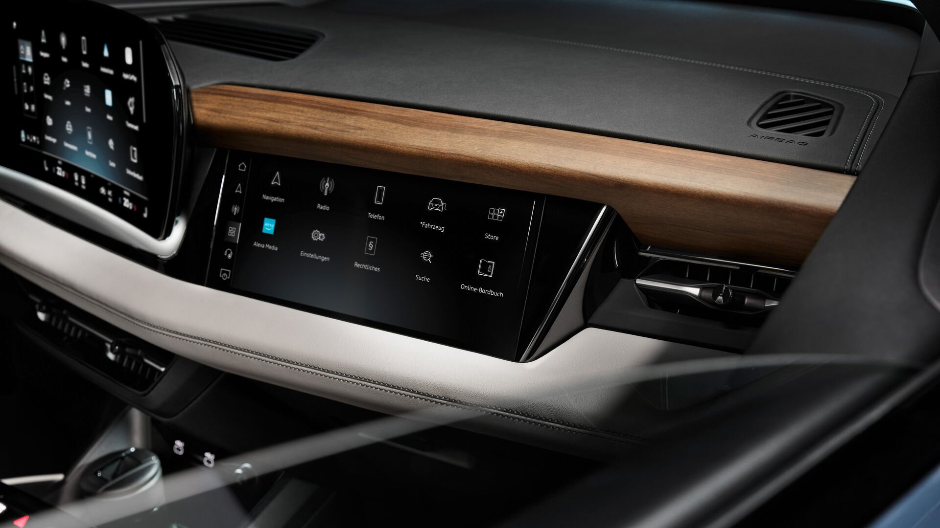 Audi Q6 e-tron Beifahrerbildschirm