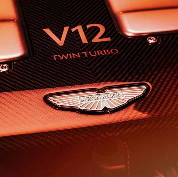 Aston Martin hält den V12 am Leben!