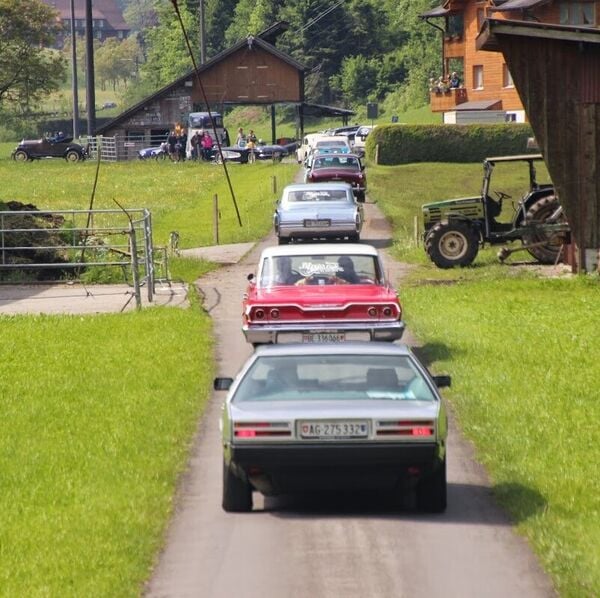 Volksfest: 25 Jahre Oldtimer in Obwalden