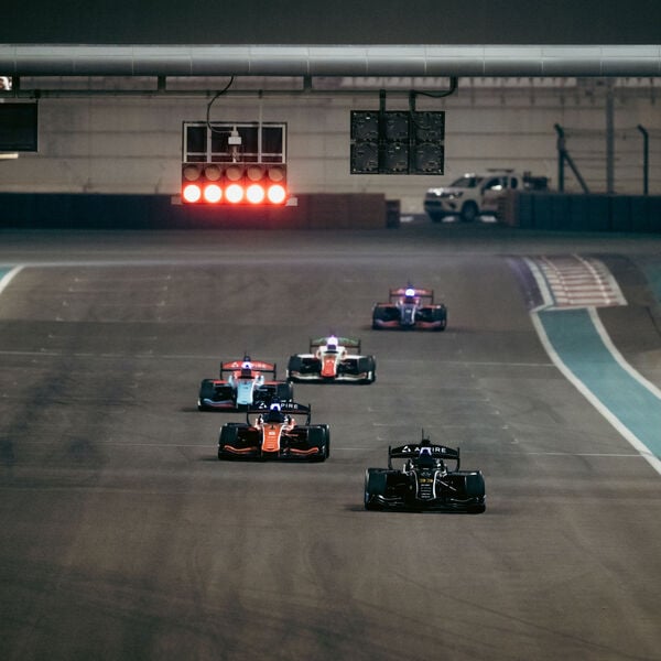 C’est grand prix – et personne au volant