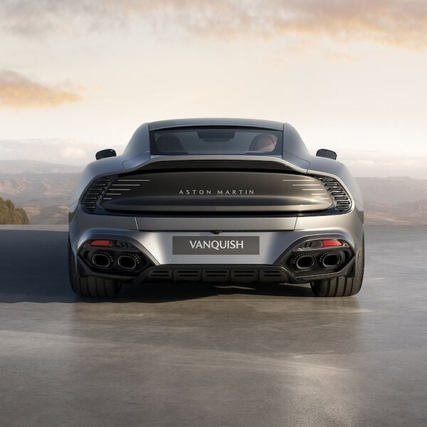Best of Q – Aston Martin Vanquish 25