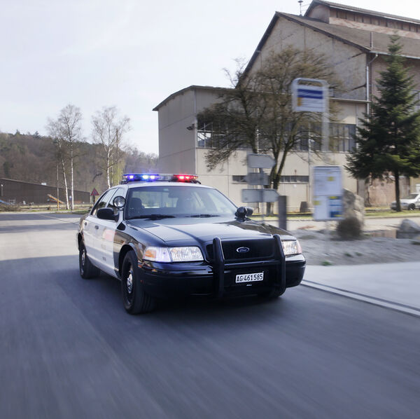 Ford Crown Victoria Police Interceptor – Good Cop, bad Cop