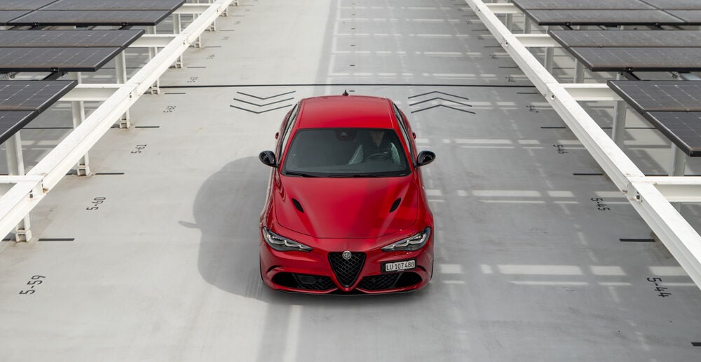 Alfa Romeo Giulia Quadrifoglio (2024)