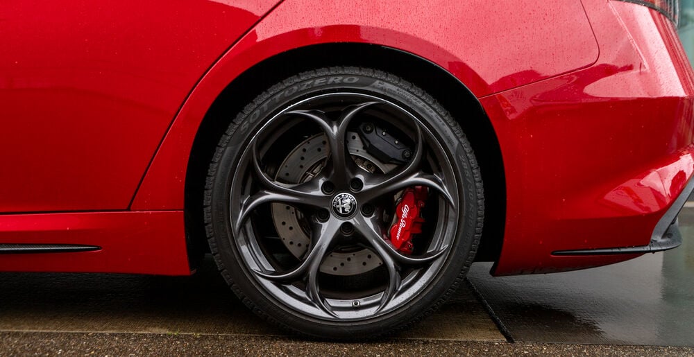 Alfa Romeo Giulia Quadrifoglio (2024)