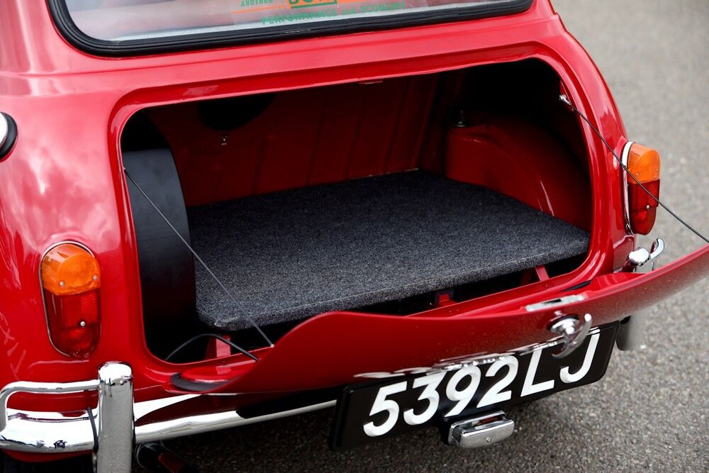 60 ans de Mini Cooper - la dernière Mini de la première génération et ses successeurs
