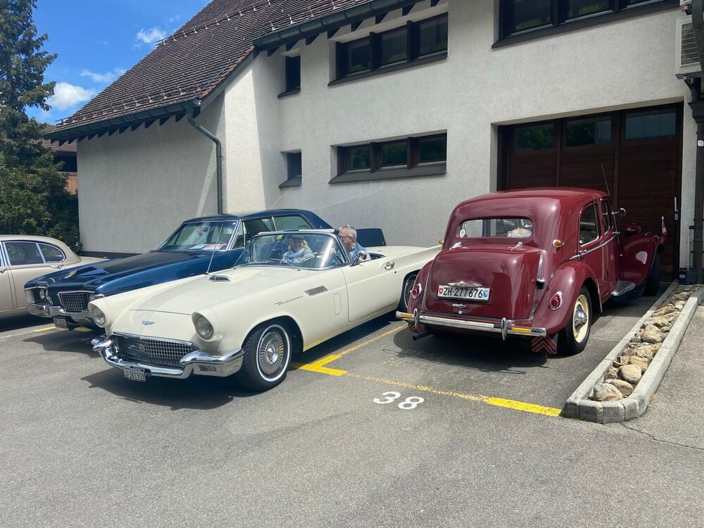 Beaucoup de voitures classiques à Sarnen